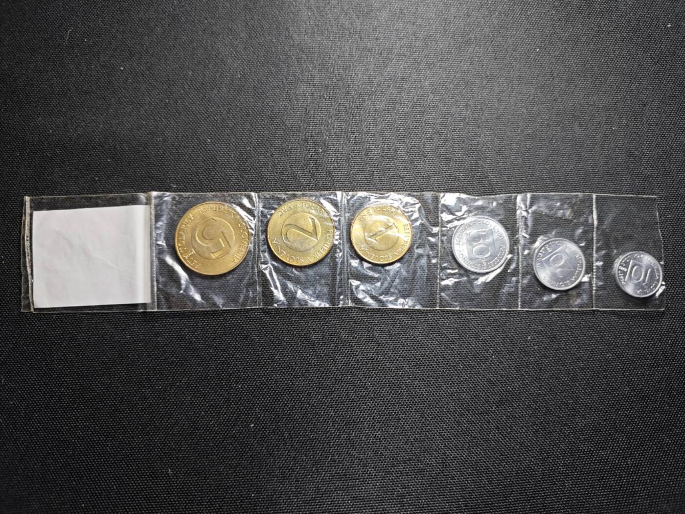 KK钱币收藏小铺   套币专场 2月预留时间 周末发货  斯洛文尼亚大小面值一组