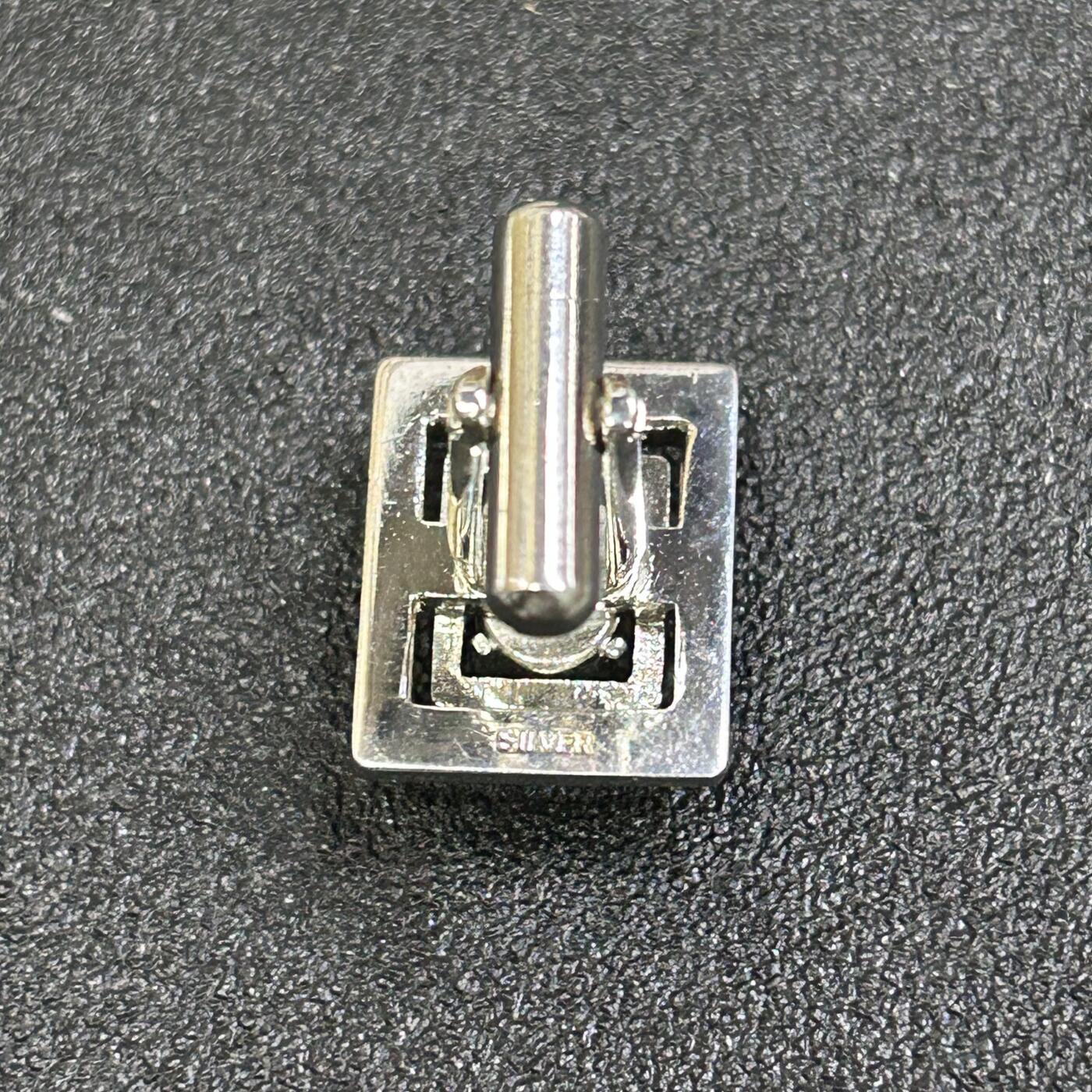 西秦中古拍卖第八十一期  海外回流纯银镶嵌袖扣 有银标 重6.2克