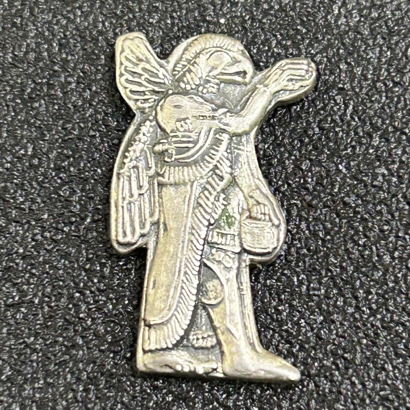 西秦中古拍卖第八十一期  海外回流 东方博物馆古埃及风格纯银饰品 有银标 重3.5克