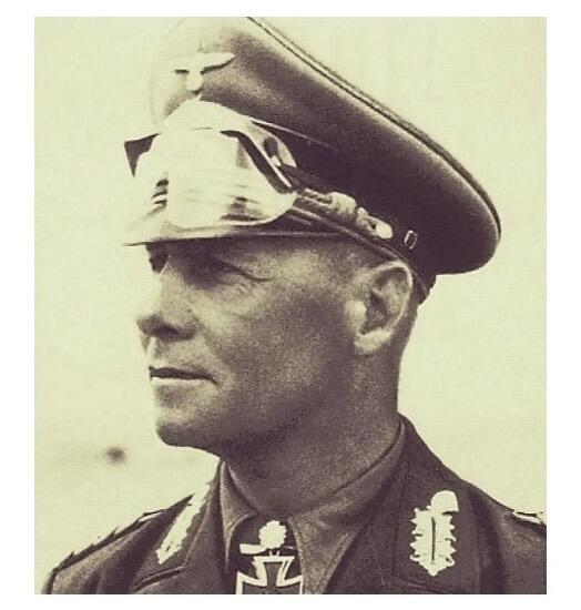 德国沙漠之狐隆美尔 半履带装甲车金字塔高浮雕精制镀银章 40MM