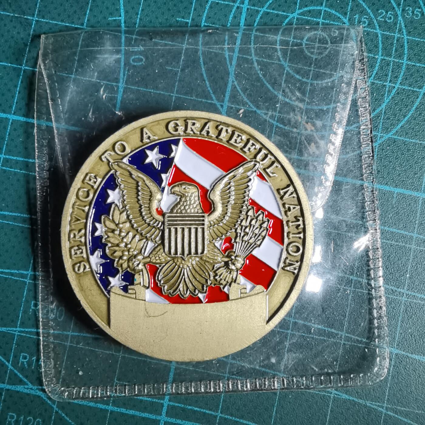 沼泽如烟--第1033场 美国“沙漠风暴”老兵（Desert Veteran）主题的挑战币，主要用于表彰和纪念在海湾战争（Desert Storm/Desert Shield）中服役的美军退伍军人。