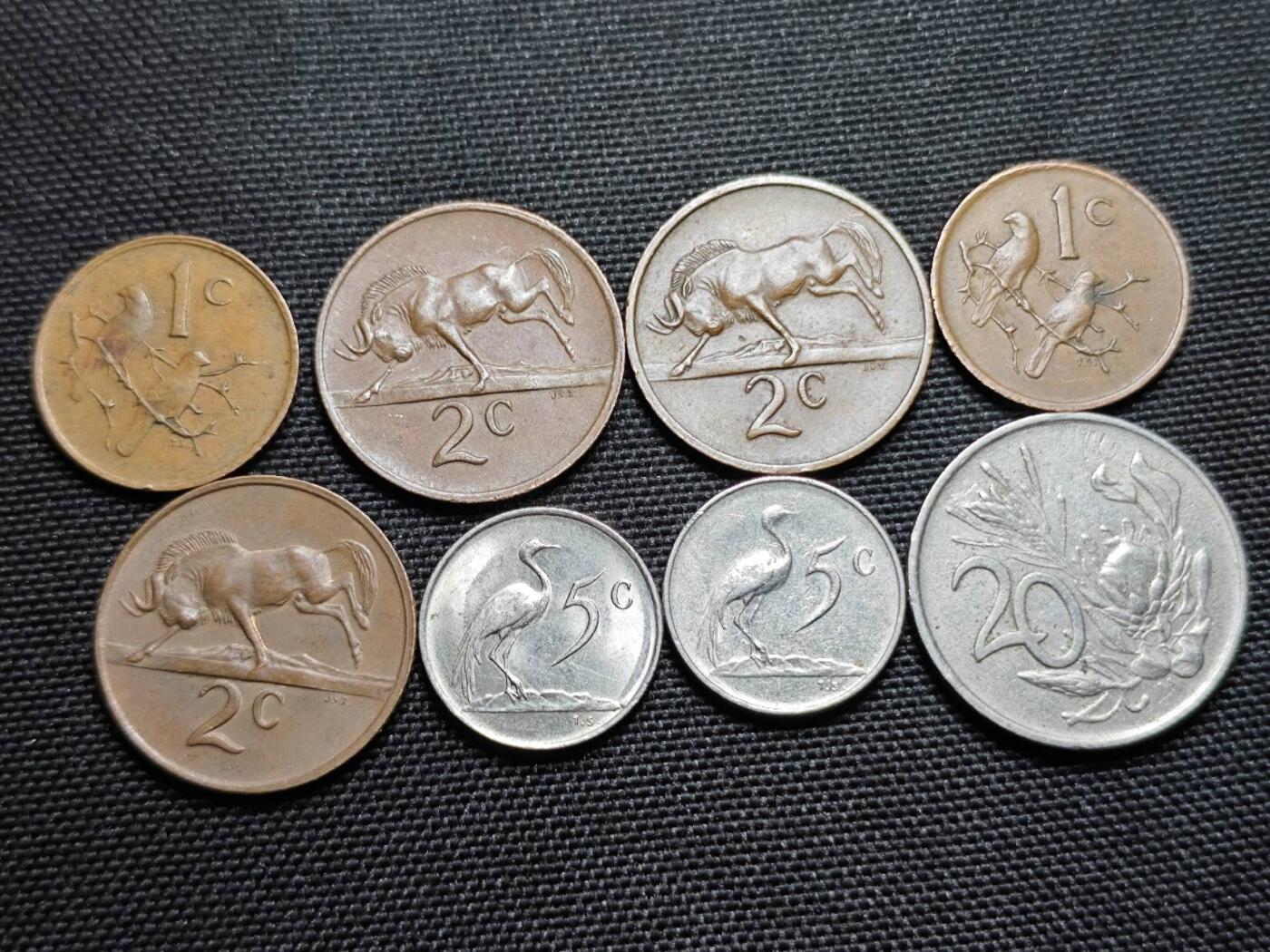 KK钱币收藏小铺   套币专场 2月预留时间 周末发货  1971南非清年8枚