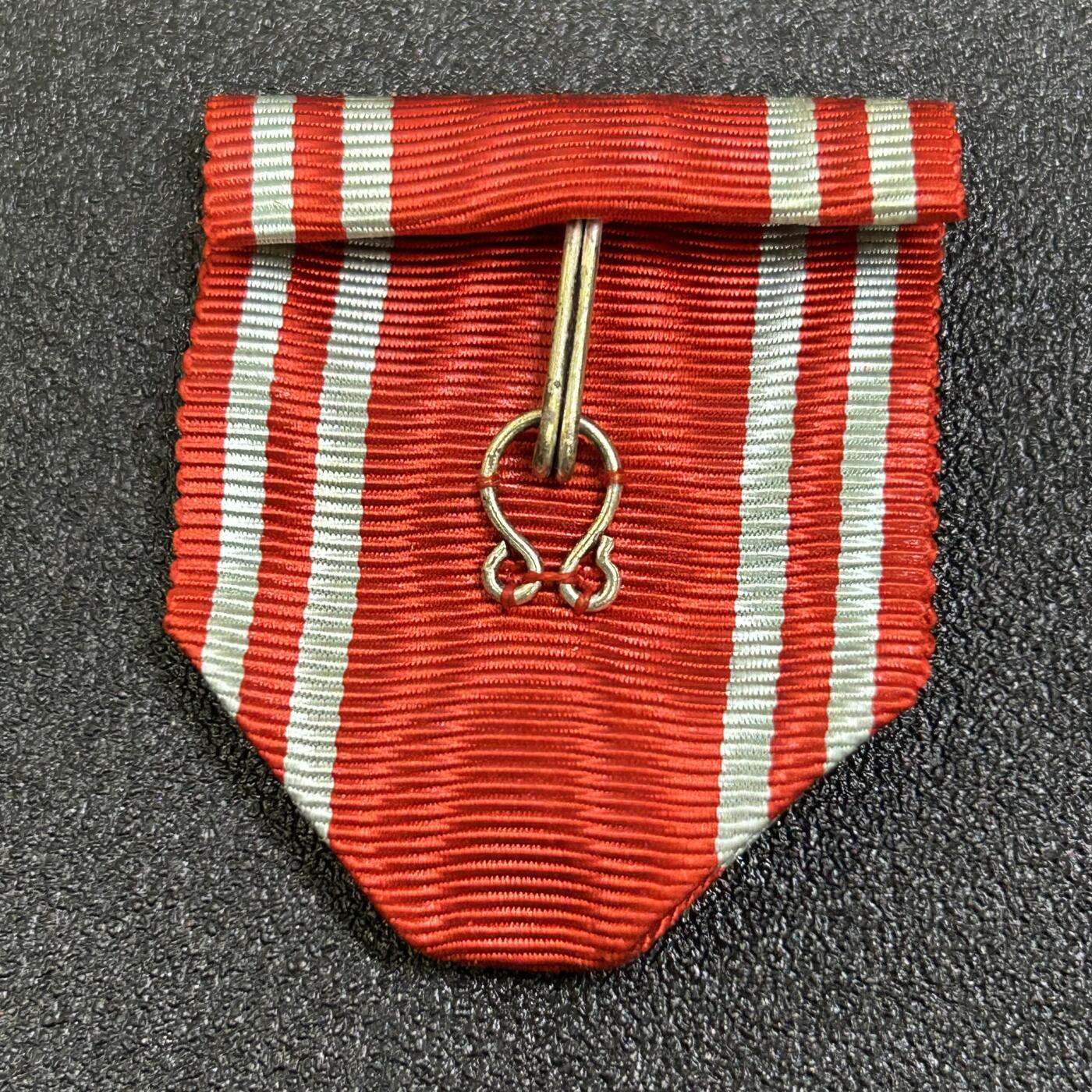 西秦中古拍卖第八十一期  日本红十字奖章绶带