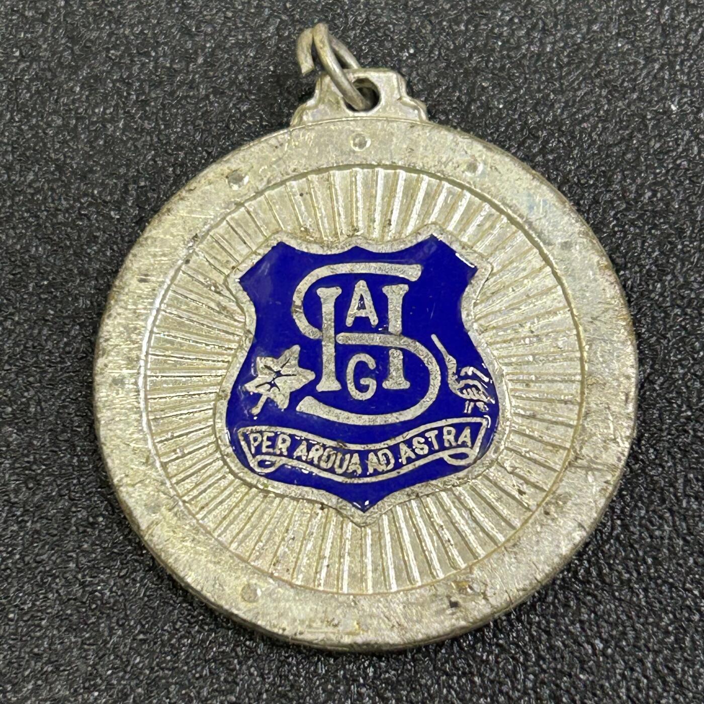 西秦中古拍卖第八十一期  英国体育运动比赛奖牌 局部珐琅