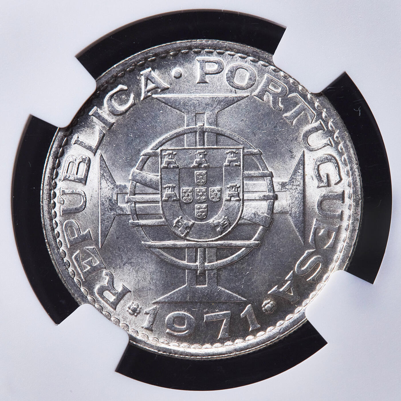 【俄甄集藏】2026年(050)04-01星期三 晚 19:30 全场包邮 葡属澳门1971年5元银币，NGC MS65，转光品相