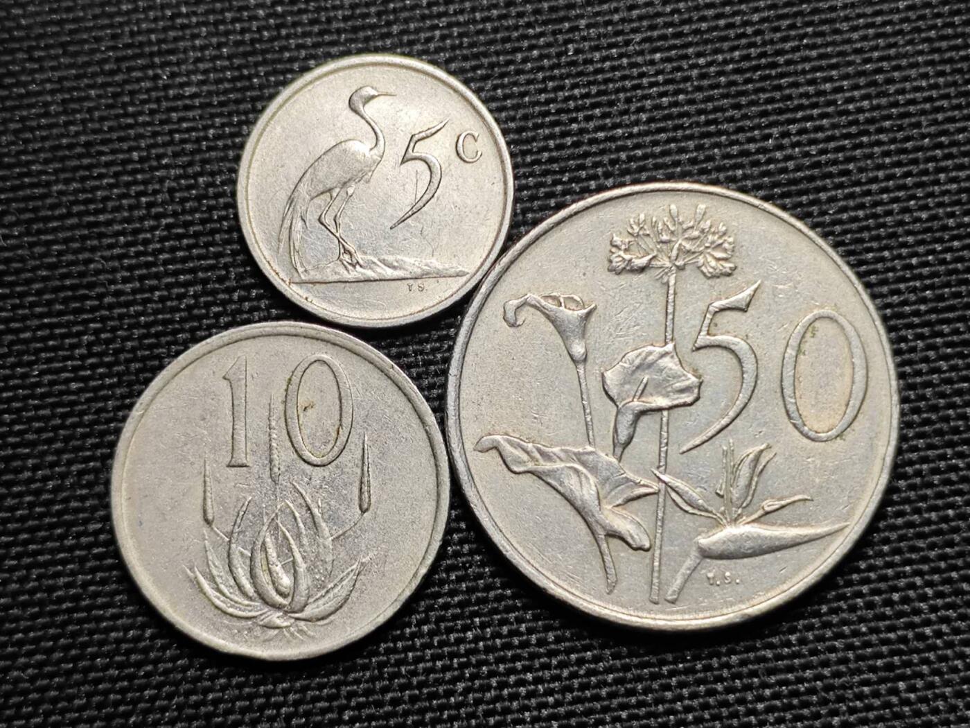 KK钱币收藏小铺   套币专场 2月预留时间 周末发货  1987南非3枚清年