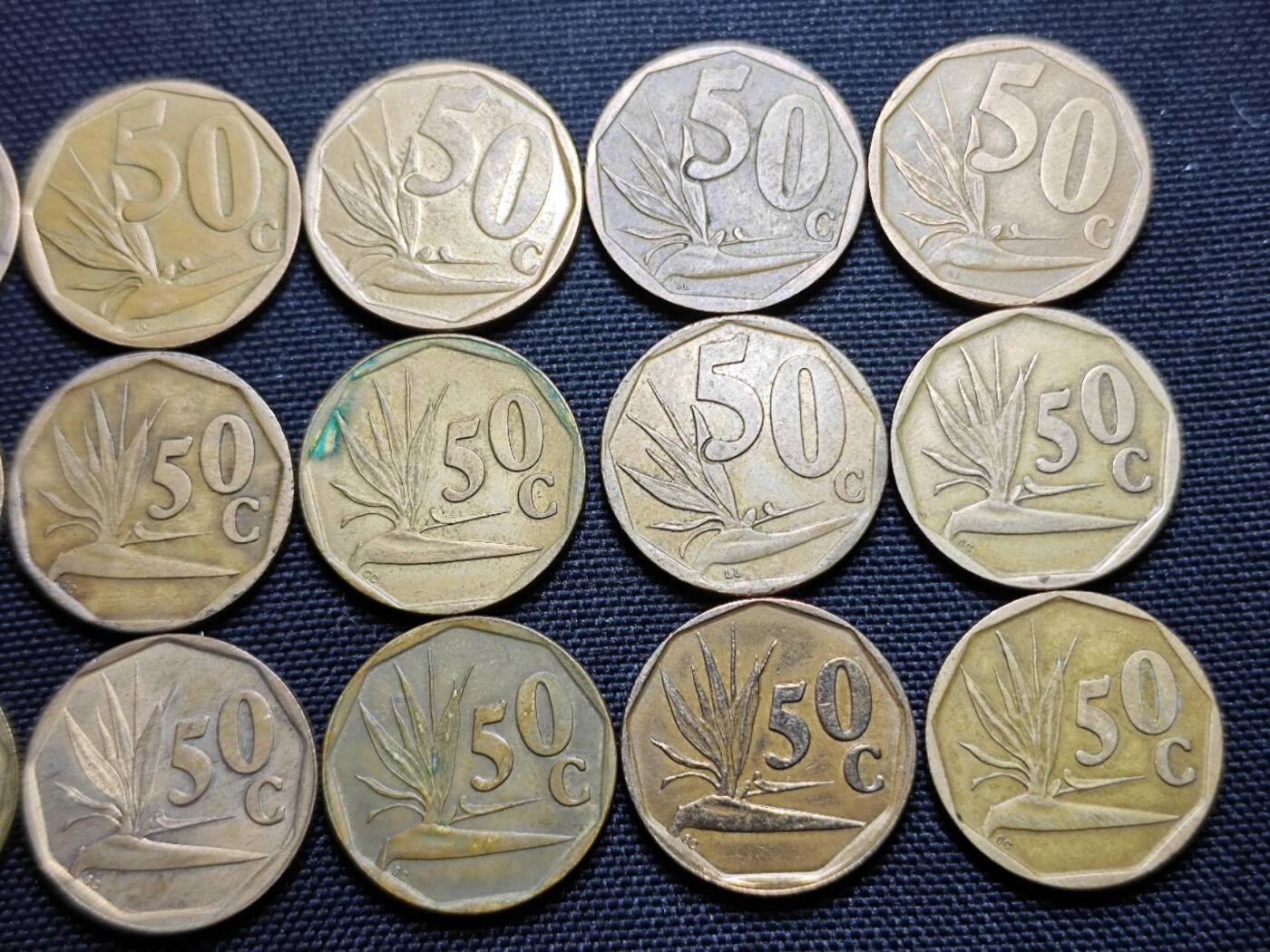 KK钱币收藏小铺   套币专场 2月预留时间 周末发货  南非50分 大小数字一组15枚