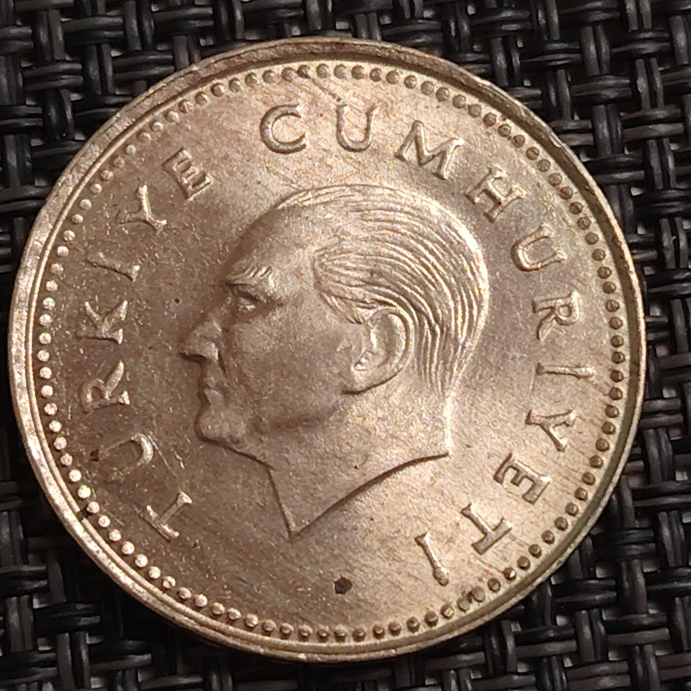 布加迪🐬～世界钱币(上海)🌾第 283 期 /  各国套币和散币 土耳其🇹🇷 1992年 2500里拉