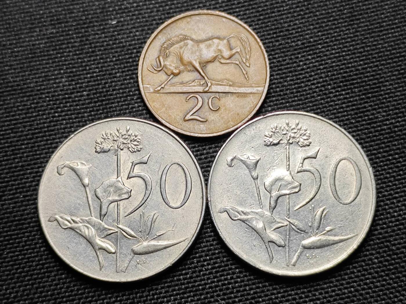 KK钱币收藏小铺   套币专场 2月预留时间 周末发货  1968南非清年3枚