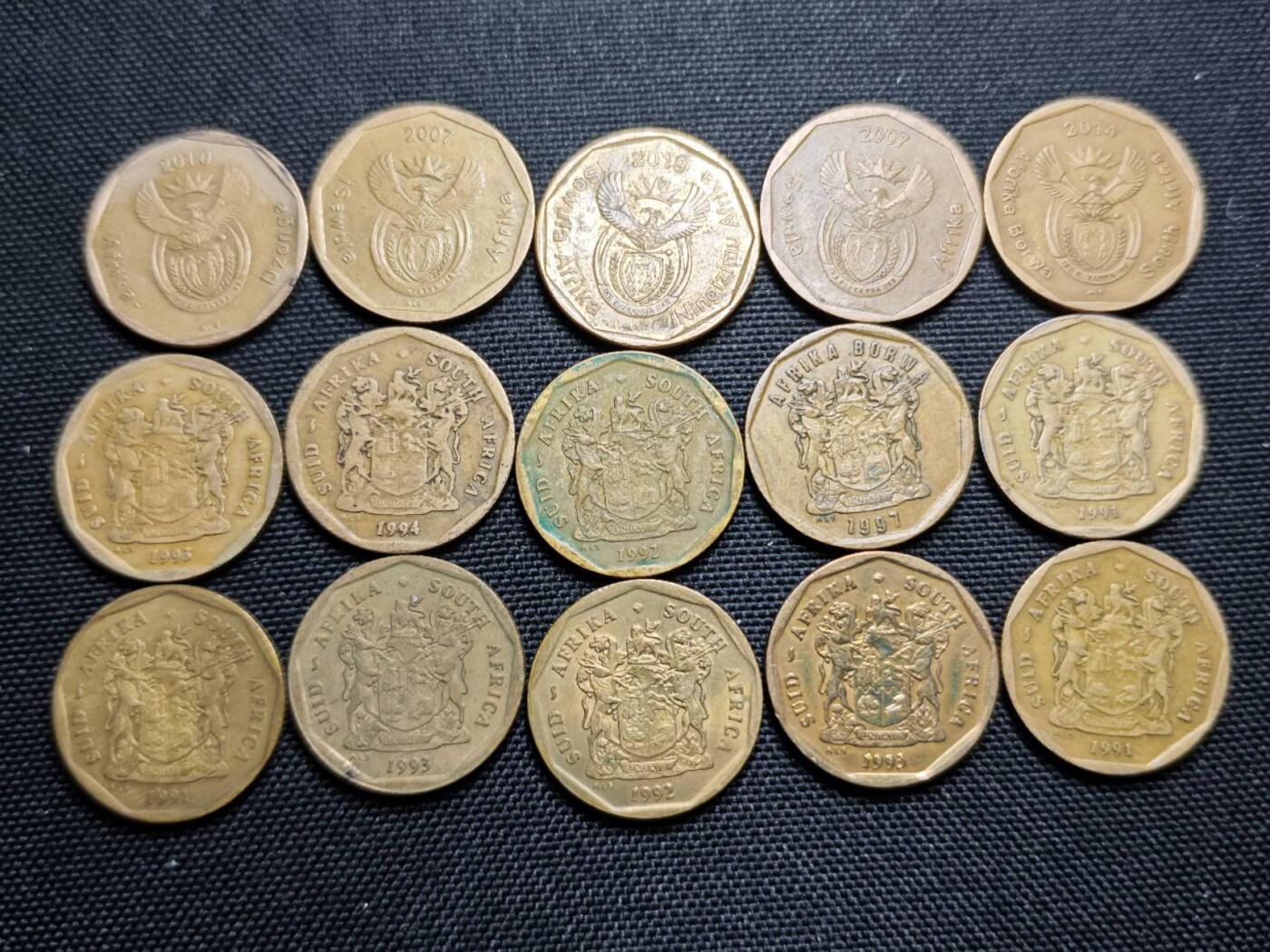 KK钱币收藏小铺   套币专场 2月预留时间 周末发货  南非50分 大小数字一组15枚