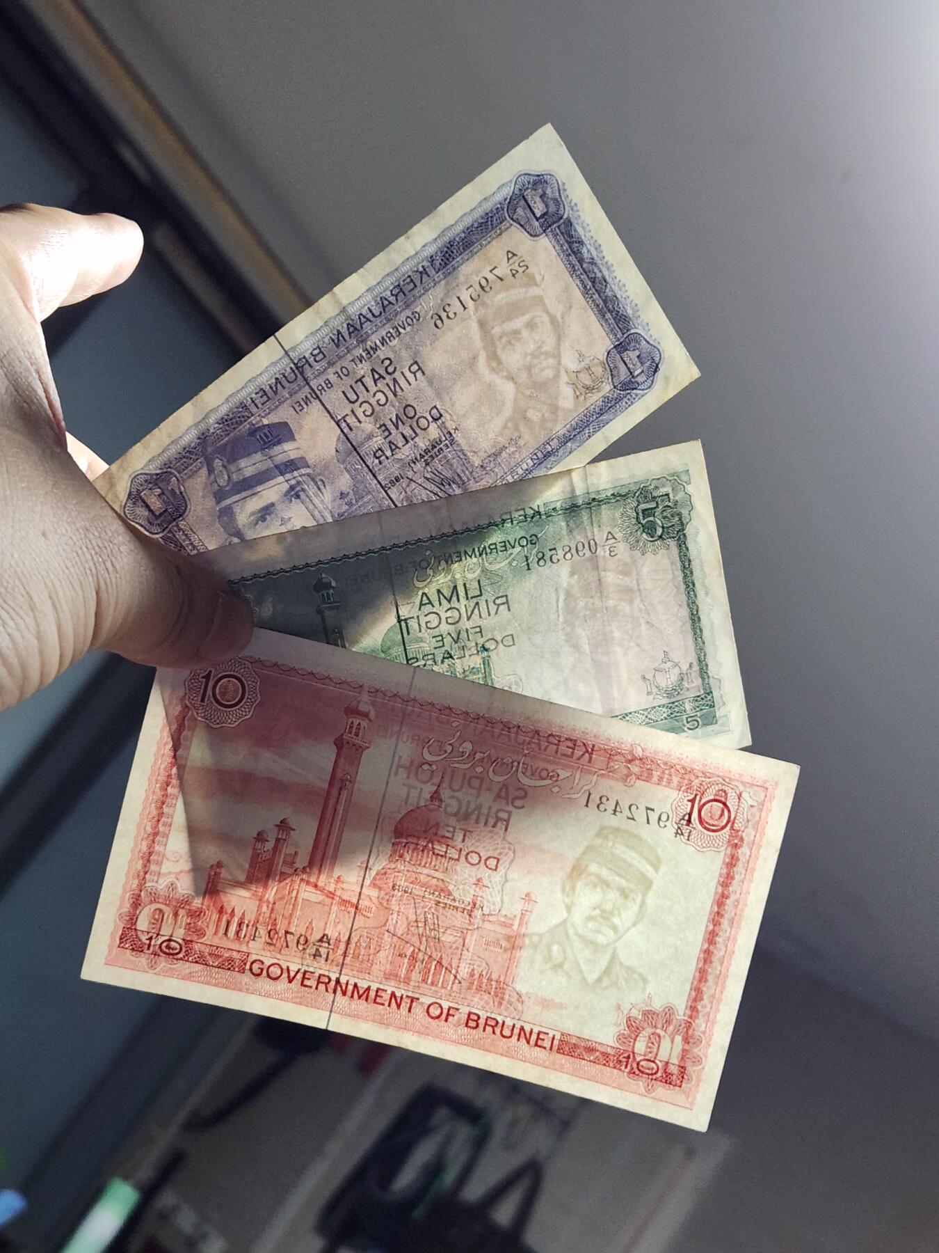 3月25号晚上8点 外国纸币自动截拍第45场