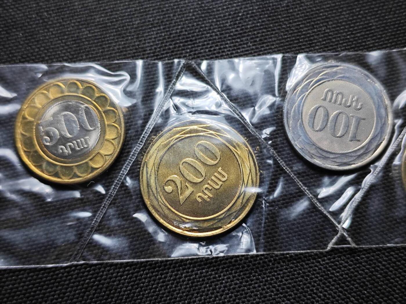 KK钱币收藏小铺   套币专场 2月预留时间 周末发货  亚美尼亚大小面值一套