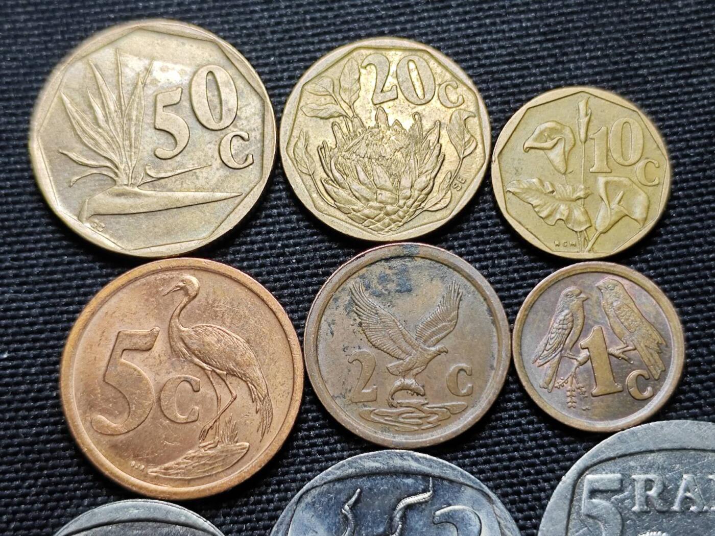 KK钱币收藏小铺   套币专场 2月预留时间 周末发货  南非大小面值一套