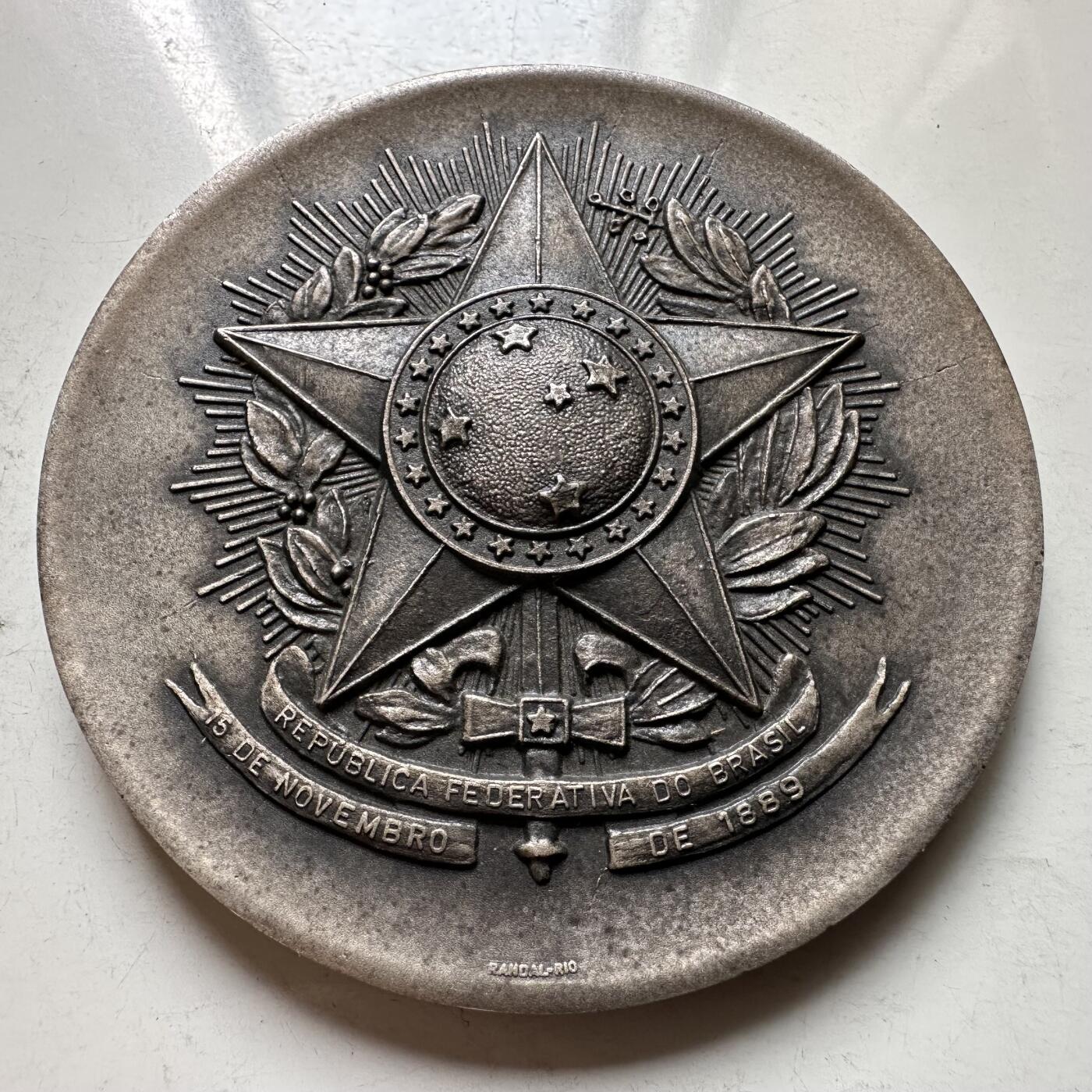 🌹外币初藏🌹🐯2026年第34场   每周二四六晚8️⃣点 接代拍 巴西 1889年 共和国成立 国会宫纪念章 - 重112.5克-直径 70m m