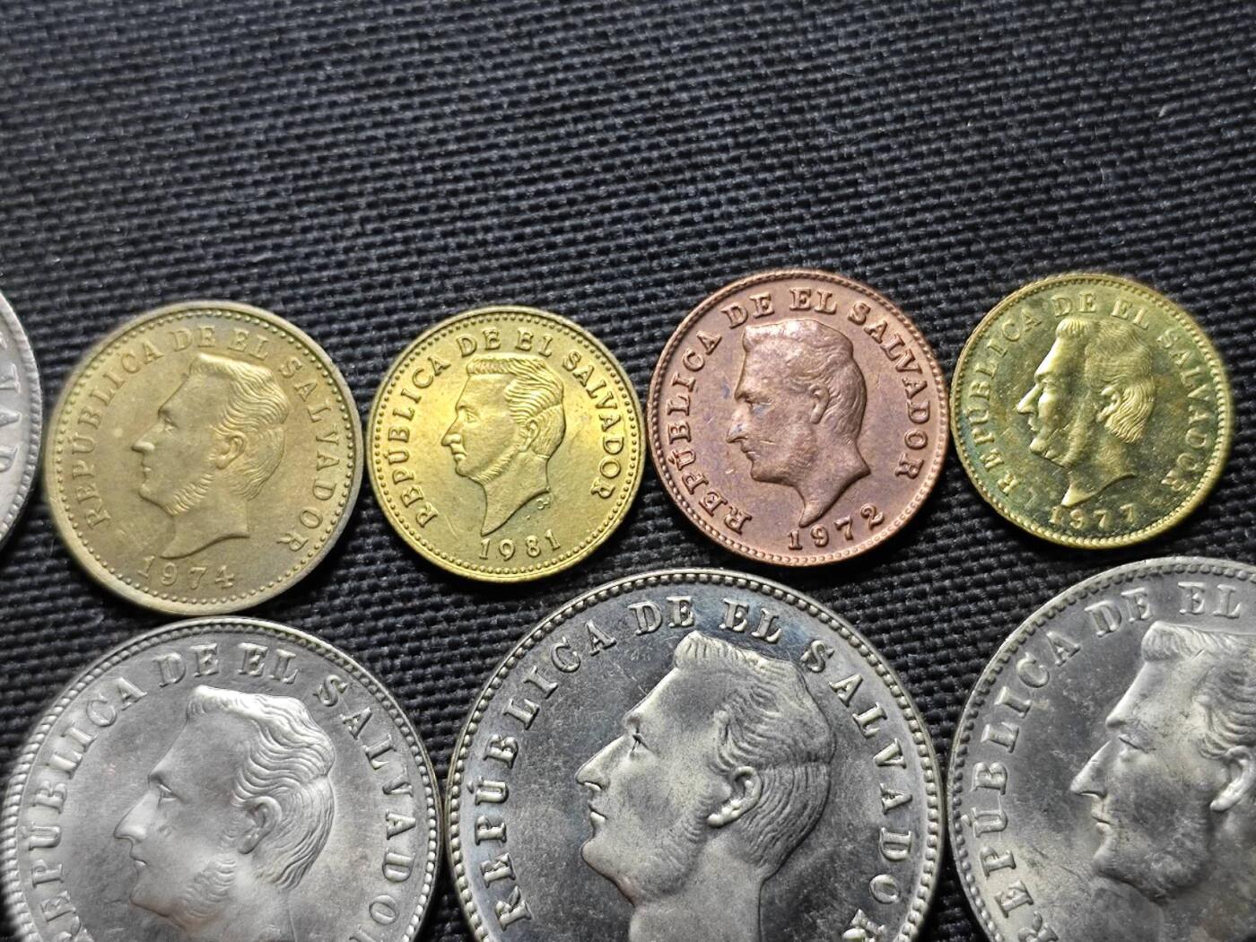 KK钱币收藏小铺   套币专场 2月预留时间 周末发货  萨尔瓦多大小面值一组 好品