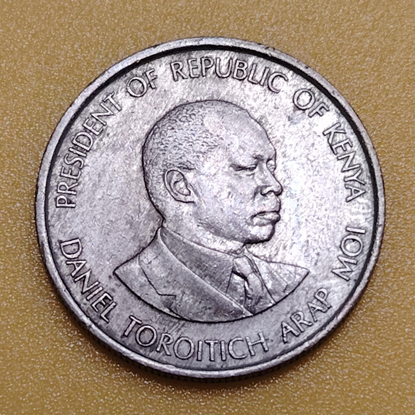 布加迪🐬～世界钱币(上海)🌾第 283 期 /  各国套币和散币