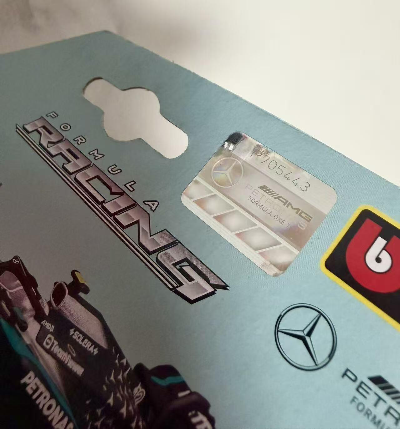 零元拍：银箭新星2026 F1上海站冠军🏆安德烈亚·基米·安东内利（Andrea Kimi Antonelli）亲签梅赛德斯AMG大马石油车队1:64  Mercedes-AMG F1 W16 E Performance赛车模型。（橘色胸卡媒体礼[得意]）