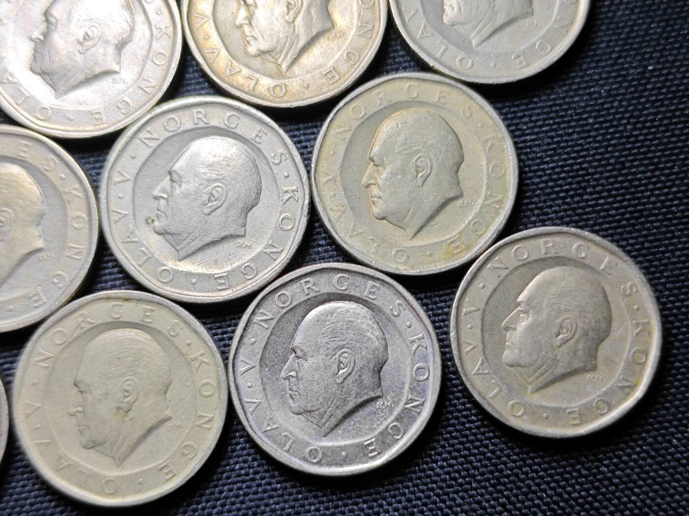 KK钱币收藏小铺   套币专场 2月预留时间 周末发货  挪威10克朗一组18枚 面值180克朗