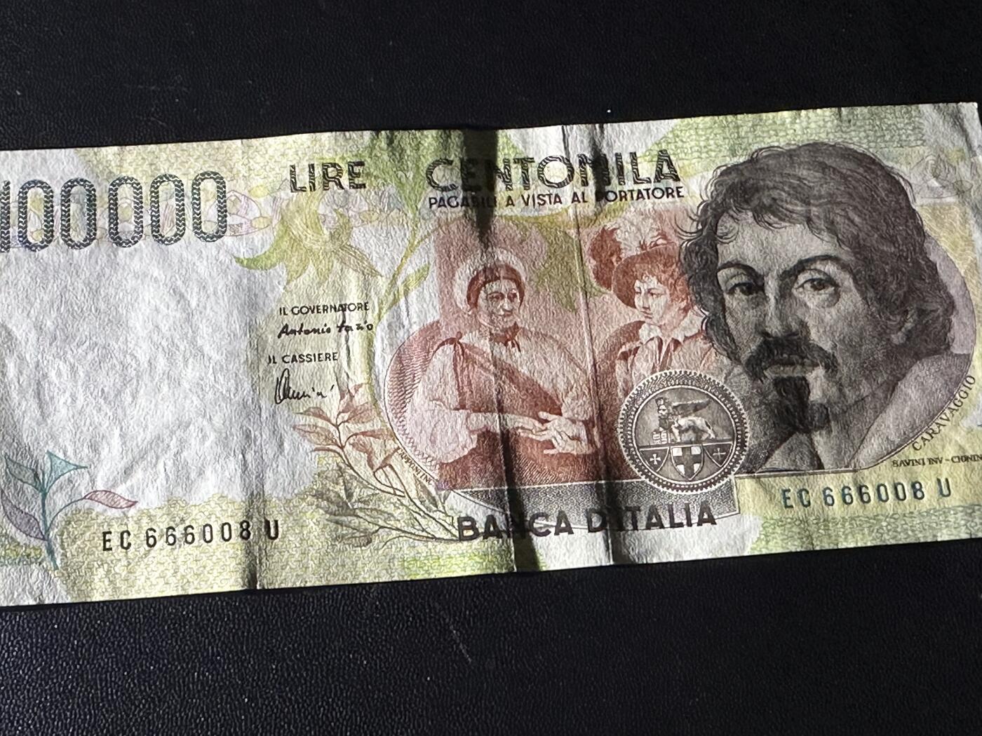 《外钞收藏家》第六百二十期（畅拍场）（长期征集拍品、欢迎藏友们联系合作） 意大利10和10万里拉 2张一起 AU品相