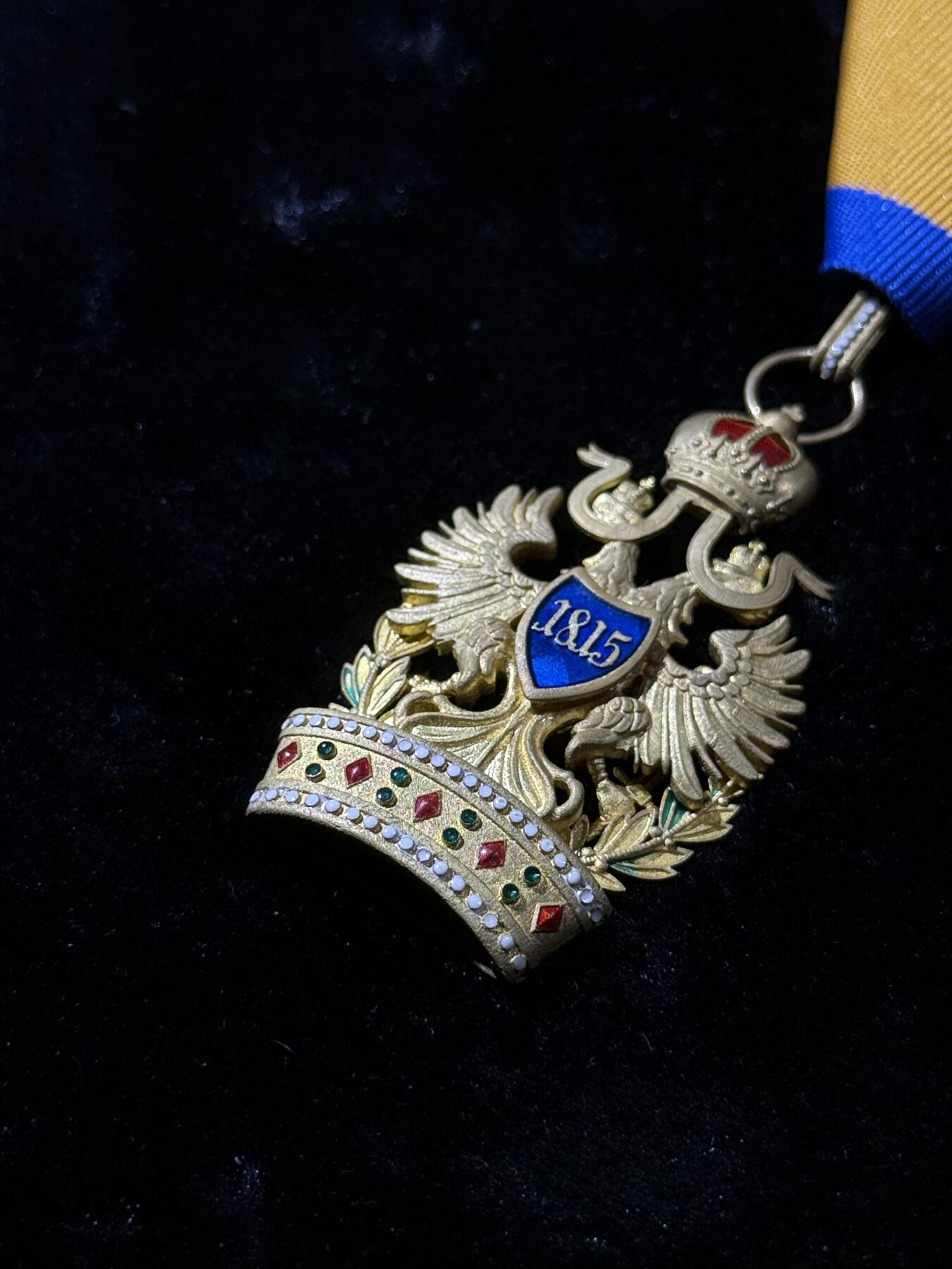 戎马世界章牌大赏，第112期 铁皇冠勋章，铜制复刻