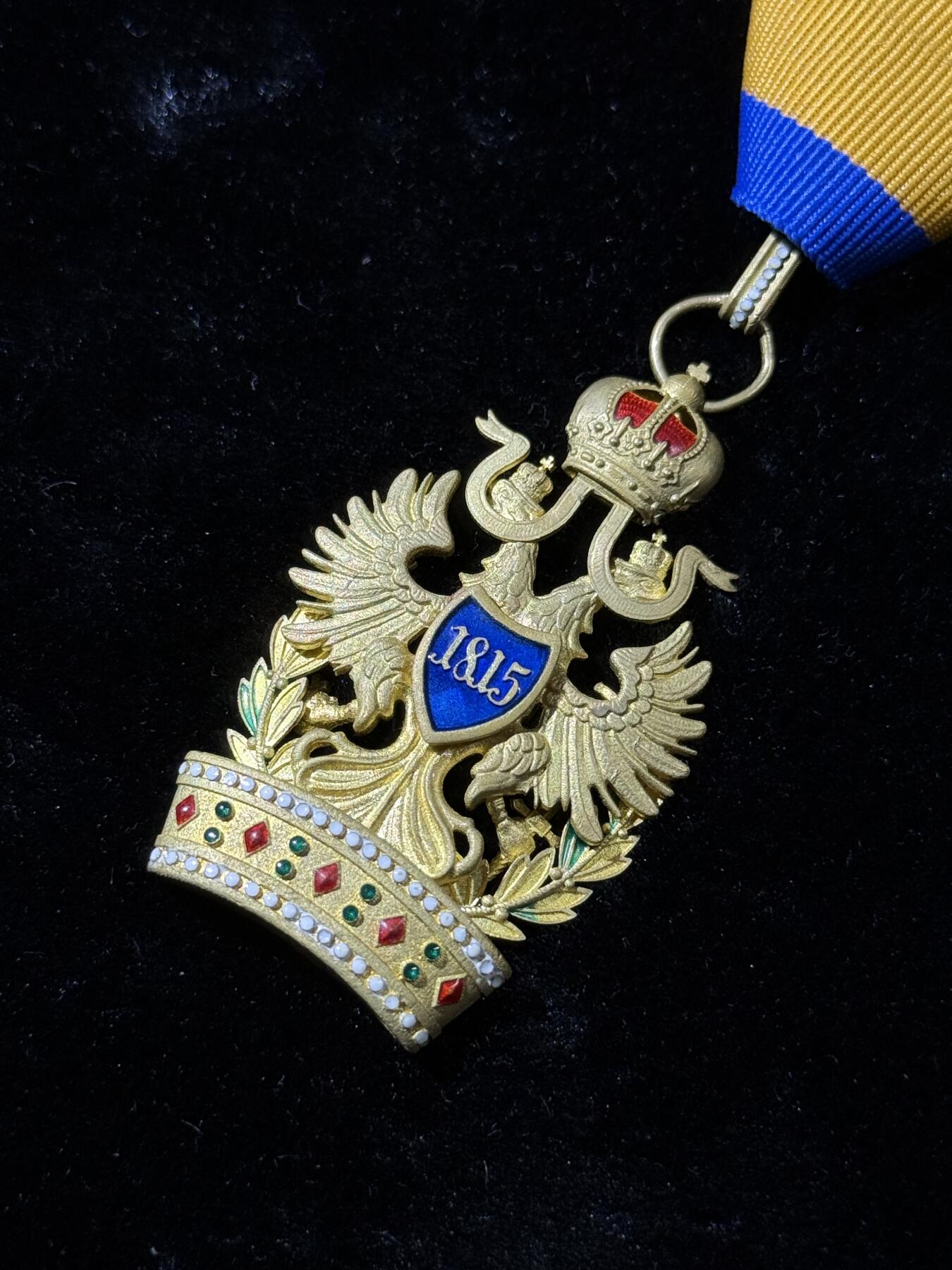 戎马世界章牌大赏，第112期 铁皇冠勋章，铜制复刻