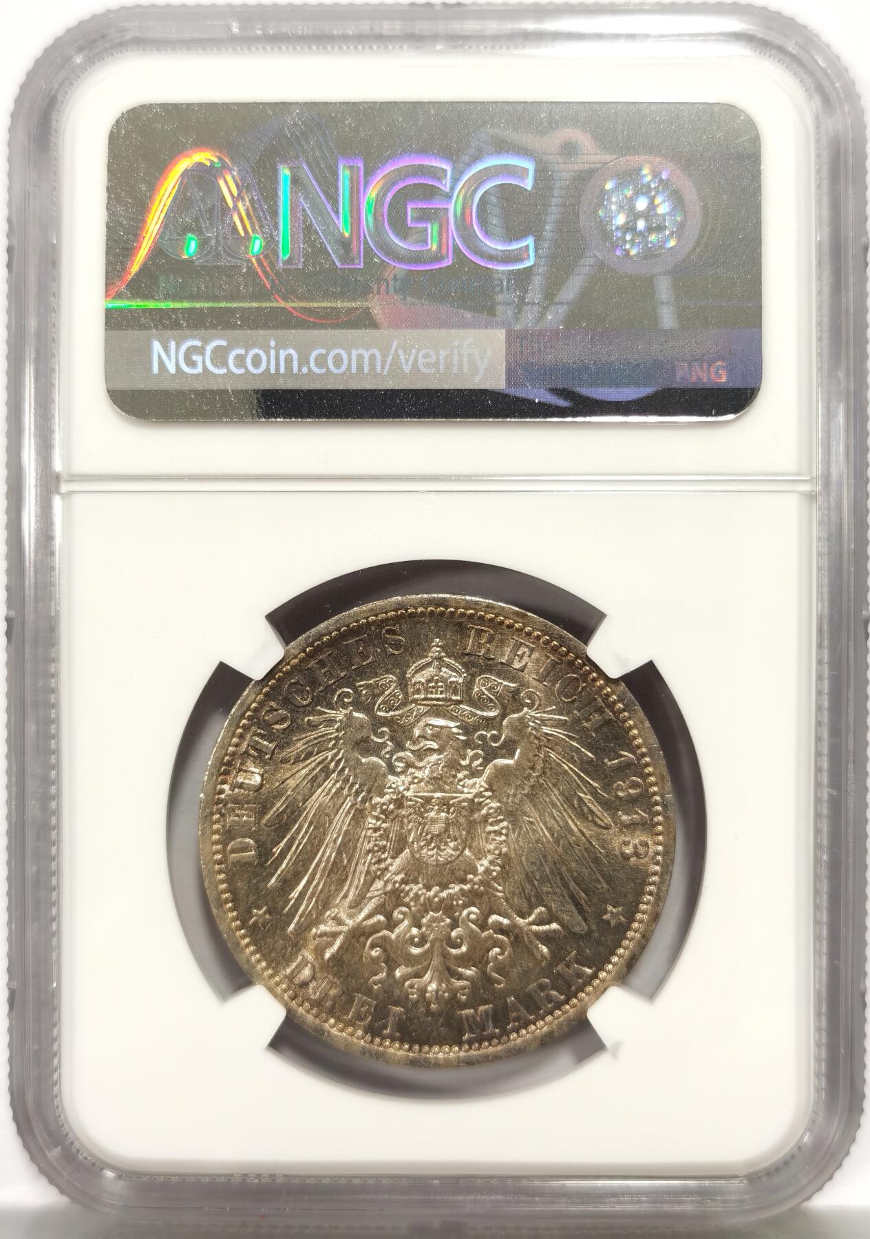 博洋堂“芳菲春韵”3月精品大拍专场暨第166期（全场包邮） NGC MS62 德国普鲁士1913年威廉二世戎装登基25周年纪念3马克银币，原汁原味五彩老包浆，包浆醇厚浓郁，转光强烈细节优秀。