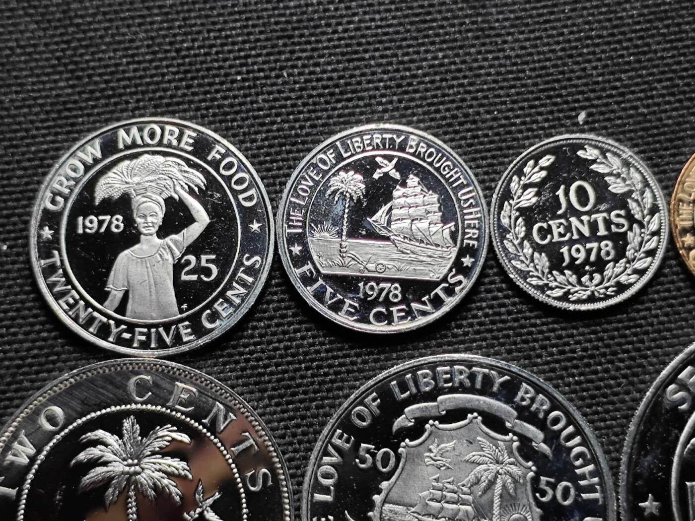 KK钱币收藏小铺   套币专场 2月预留时间 周末发货  1978利比里亚大小面值清年 精制套