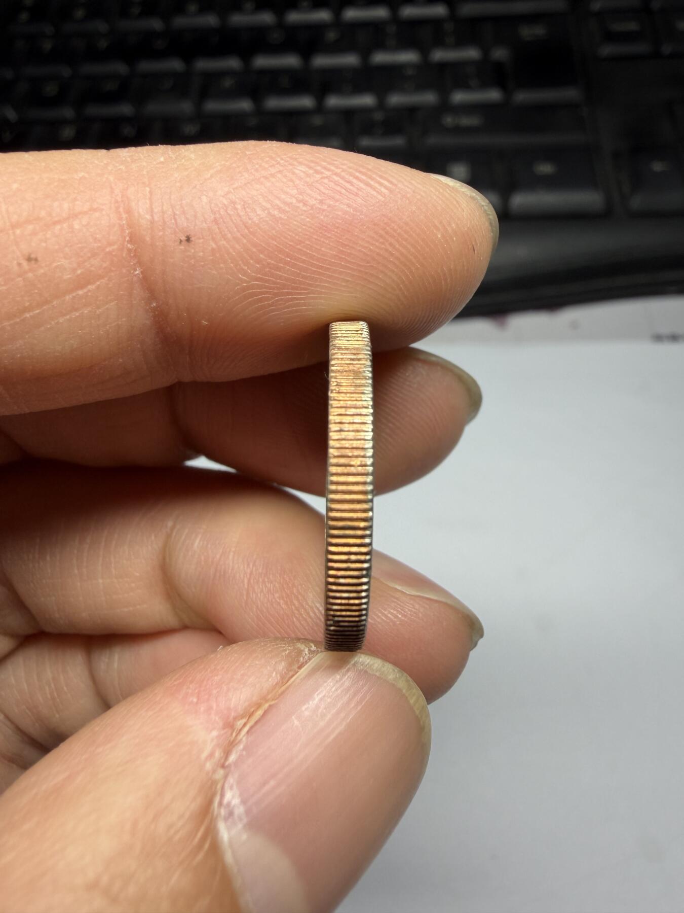 2026年集古藏今外币拍卖第三期-第8场—（总第318拍），可以寄存60天，满160元包邮。 泰国1988年2泰铢（Baht）诗里拉吉医院百年纪念币