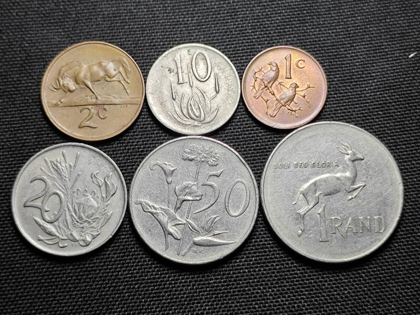 KK钱币收藏小铺   套币专场 2月预留时间 周末发货  1977南非清年6枚套