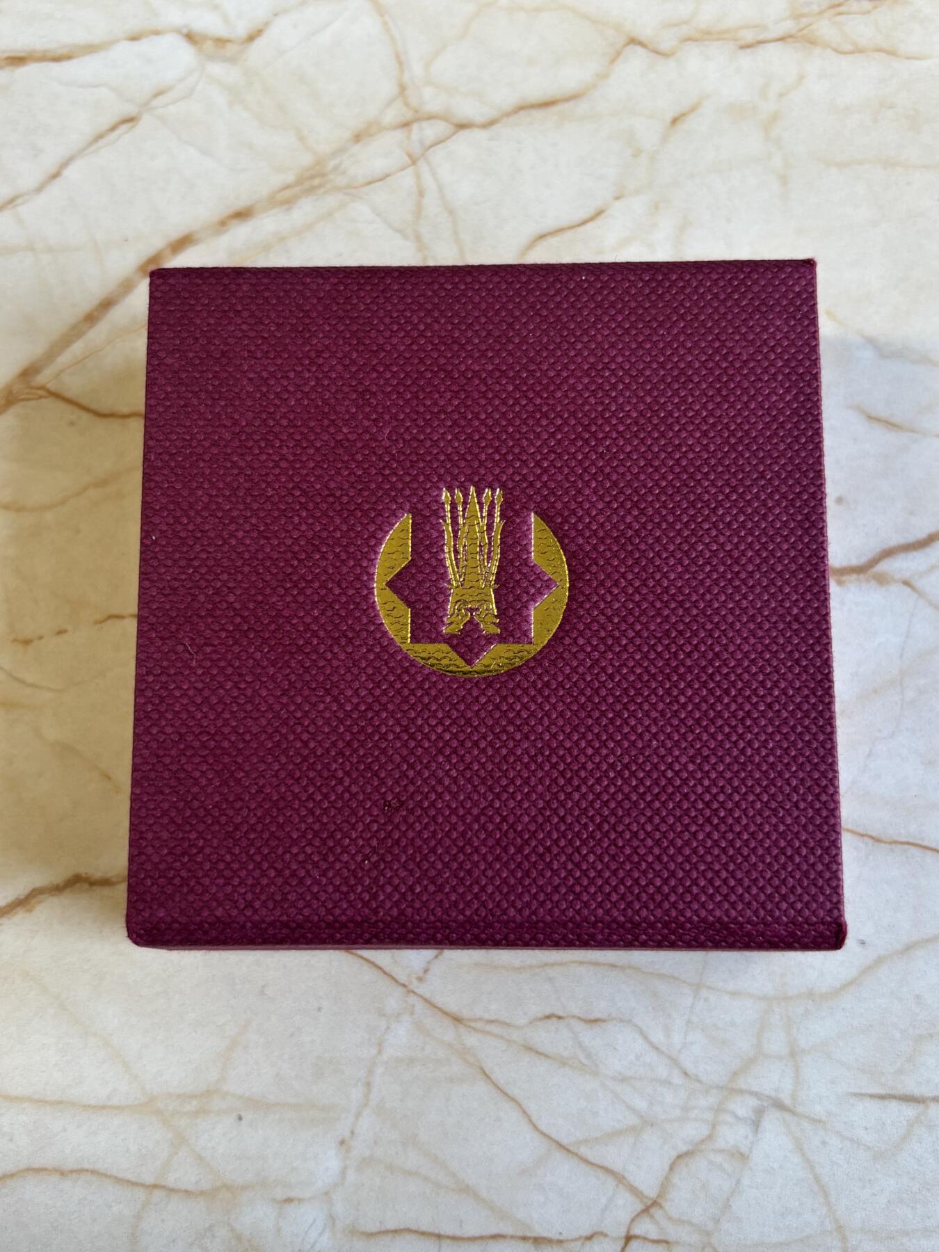 第194期拍卖 哈萨克斯坦2021年生命之树1oz银镶金纪念银币 0.03g金，发行7777枚