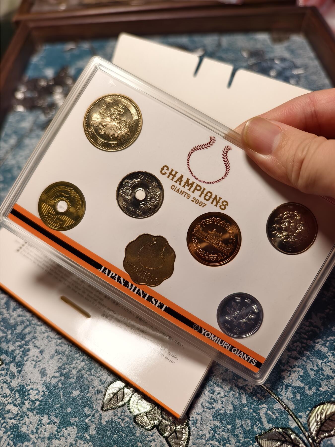 抚柳草堂-第十九期章牌钱币  奖章勋章限时免佣 满百包邮 放漏专场 2007年日本读卖巨人队棒球夺冠纪念币套装