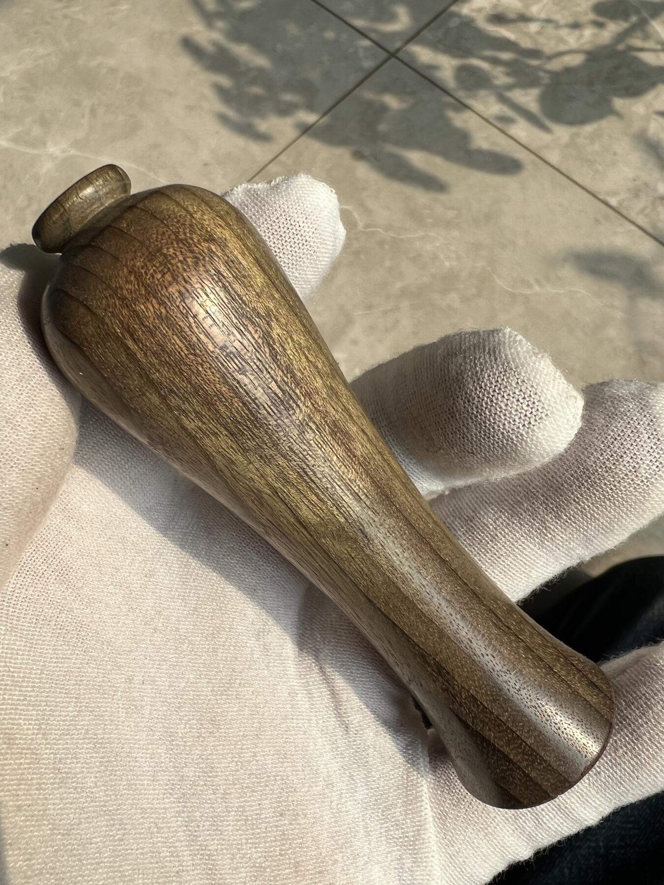 零元拍：金丝楠 精工 净瓶 雕件手把件绿阴沉，满手留香金丝流溢。94/29/24.6MM