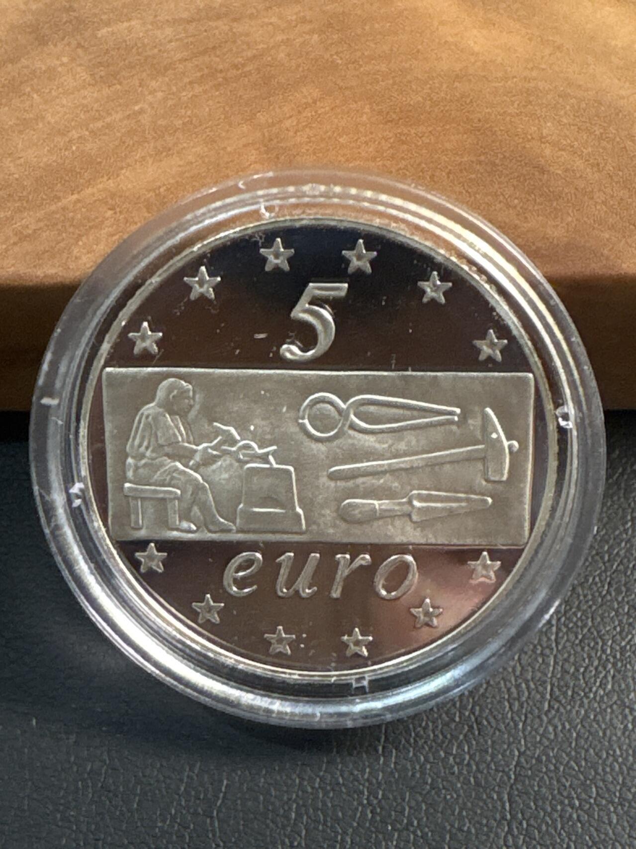 ❤️【币观天下】❤️ 第346期钱币拍卖场- 2026.3.27周五晚上6点半场 长期征集拍品  意大利 2003年 Work in Europe 5欧元精制纪念银币(18克925银)