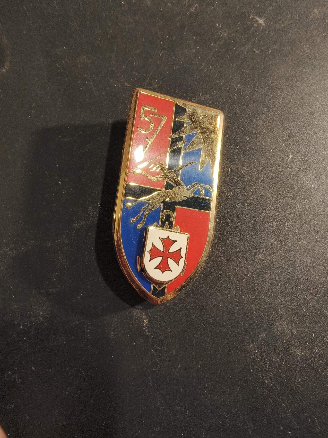 老王徽章第189期 法国陆军第57炮兵团证章