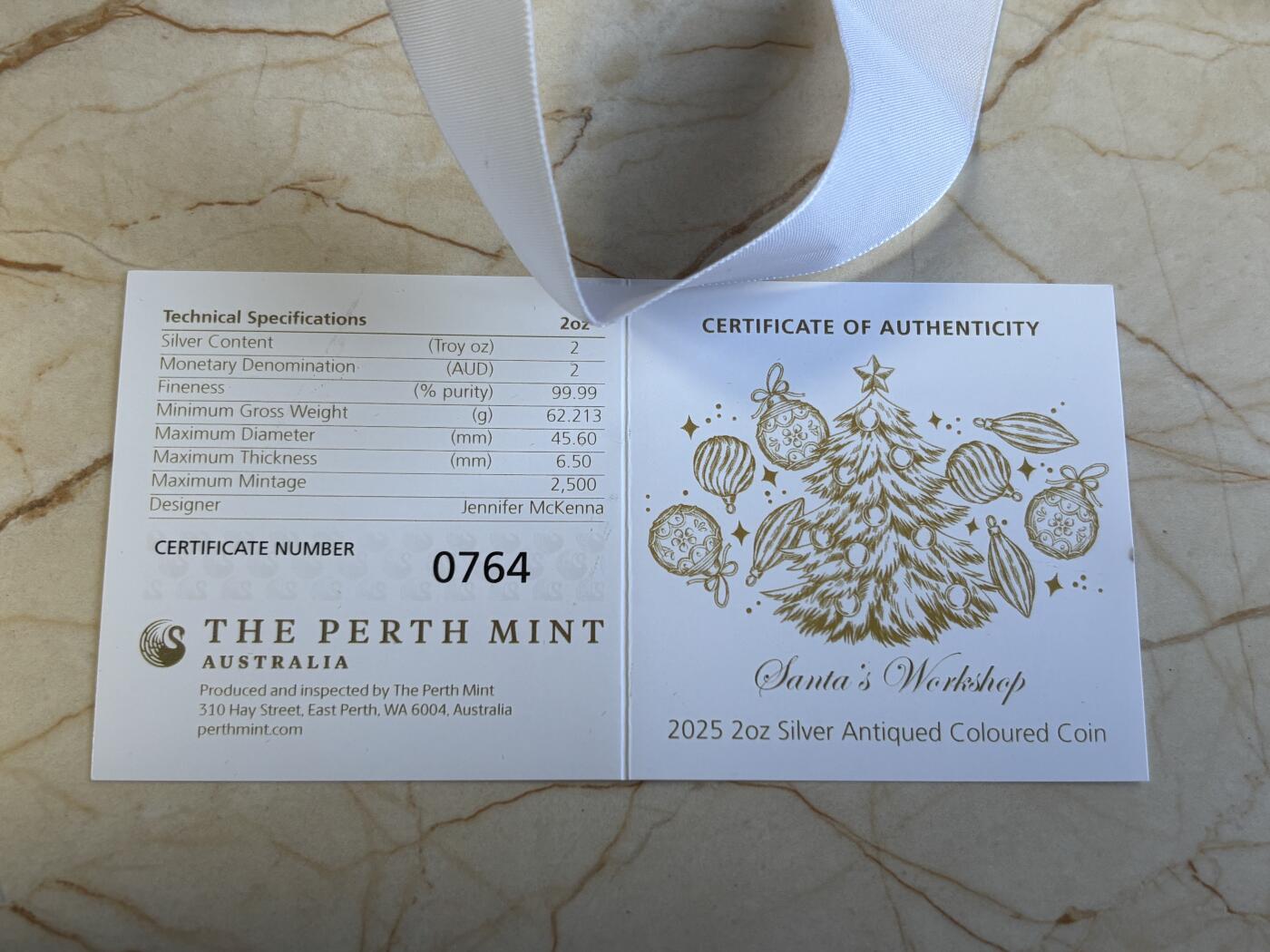 第195期拍卖 澳大利亚2025年圣诞系列中空镶嵌圣诞树2盎司仿古银币，9999银，发行2500枚