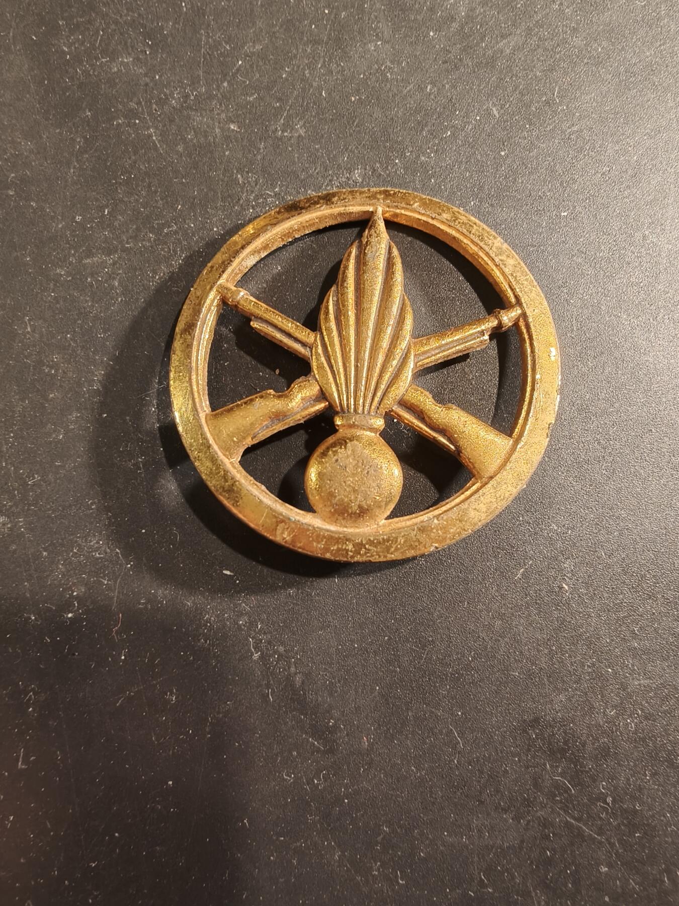 老王徽章第189期 法国步兵贝雷帽徽   金色