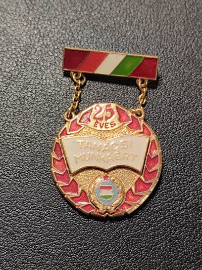 靖甫拍卖第七场 - 匈牙利议会服务奖章