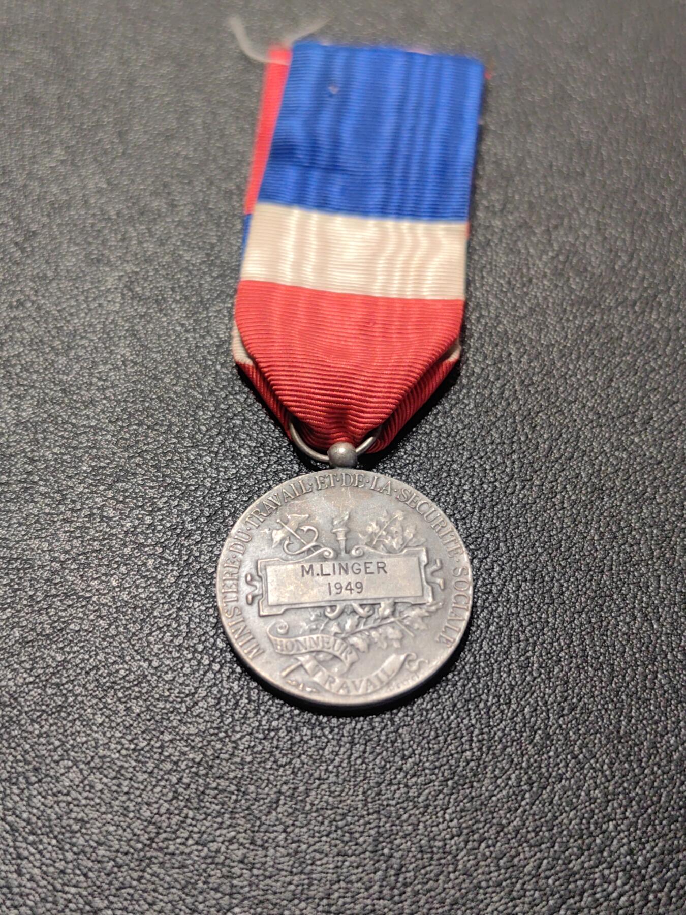 靖甫拍卖第七场 法国劳工奖章 银质带银标