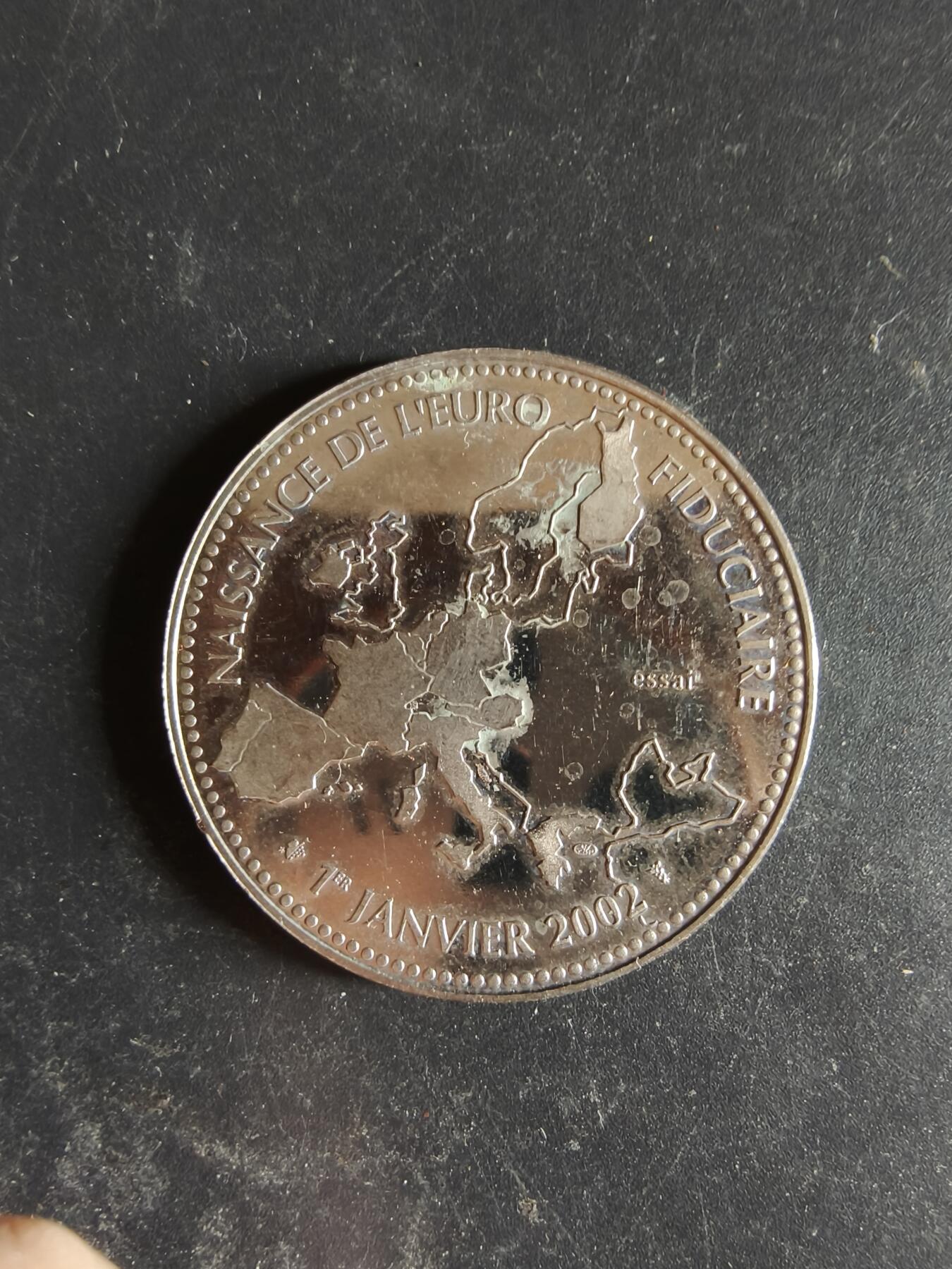 老王徽章第189期 法国2002年欧元正式流通纪念章     直径41mm     重量31g