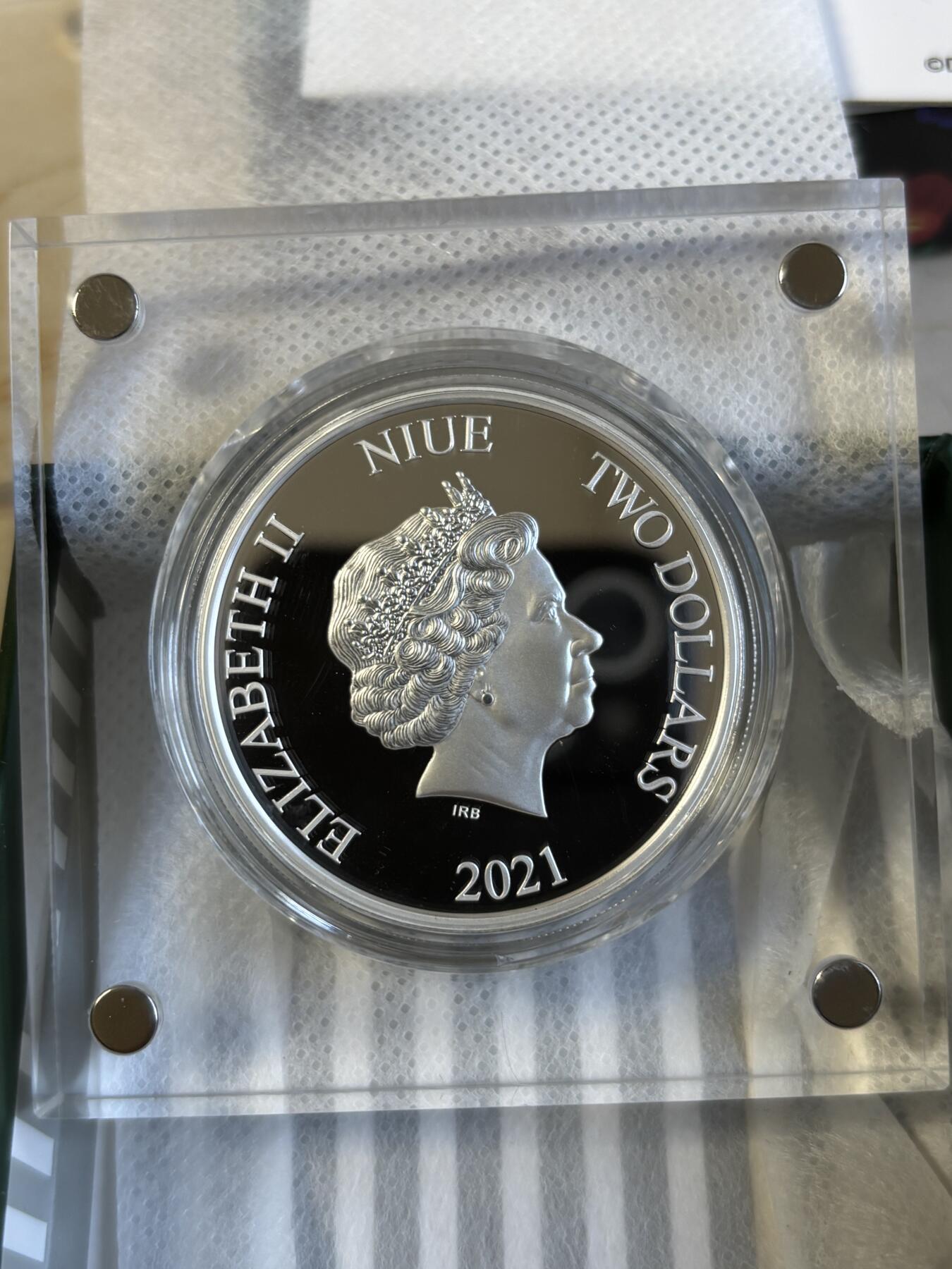 第195期拍卖 纽埃2021年迪士尼爱丽丝梦游仙境-爱丽丝彩银币，999银，1盎司，发行2000枚