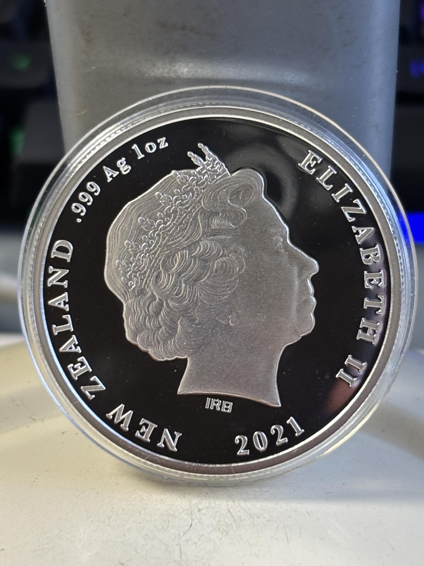 第195期拍卖 新西兰2021年自然奇观系列图伊鸟彩色1盎司银币，999银，发行1000枚