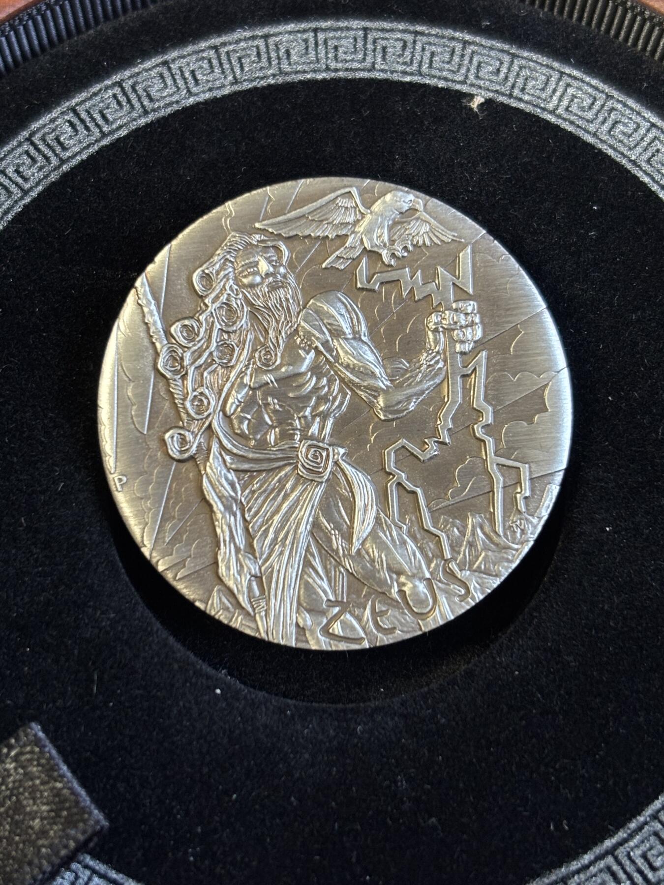 第195期拍卖 图瓦卢2014年奥林匹斯众神系列1宙斯高浮雕银币，999银，发行1500枚