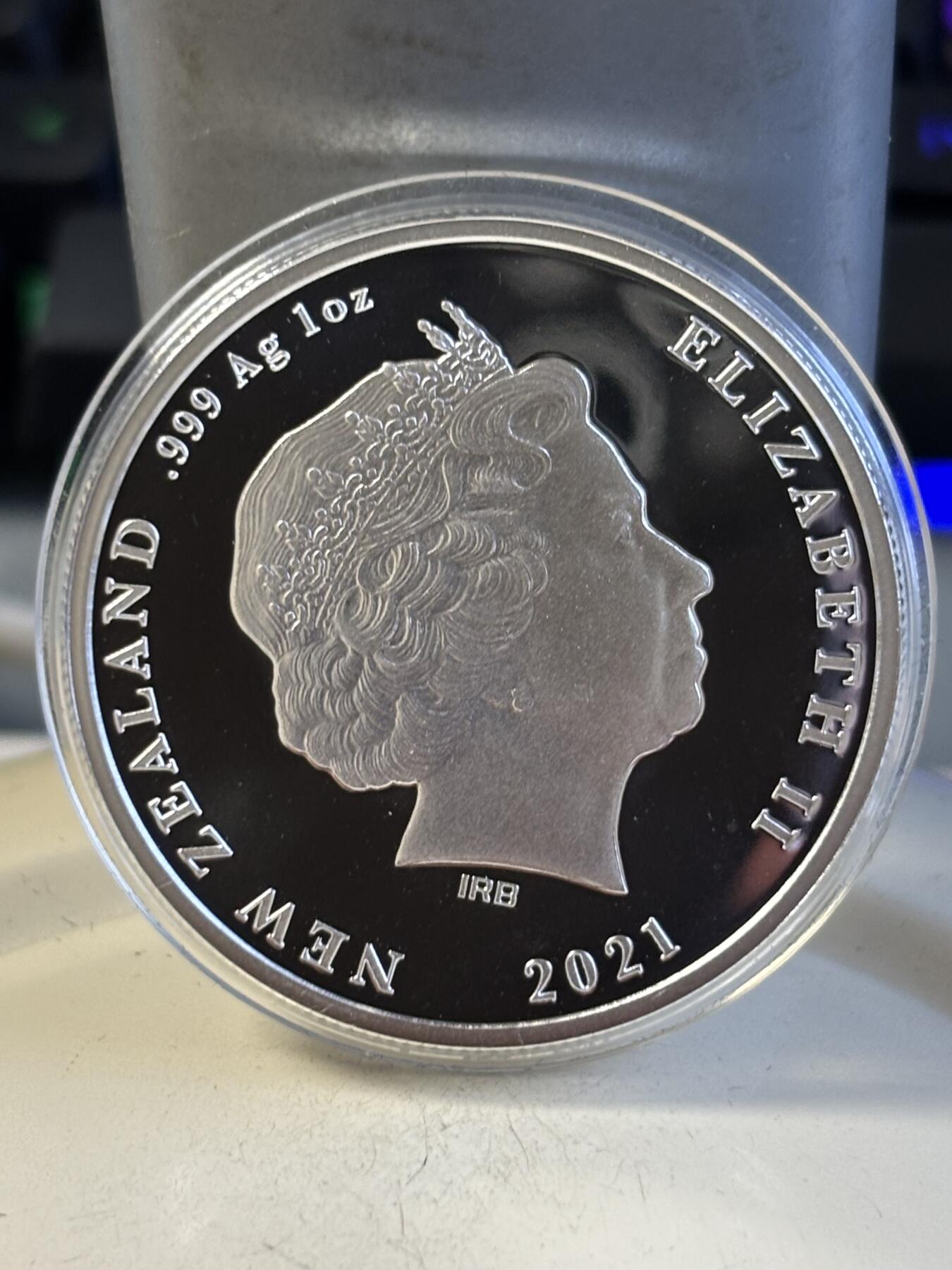 第195期拍卖 新西兰2021年自然奇观系列图伊鸟彩色1盎司银币，999银，发行1000枚