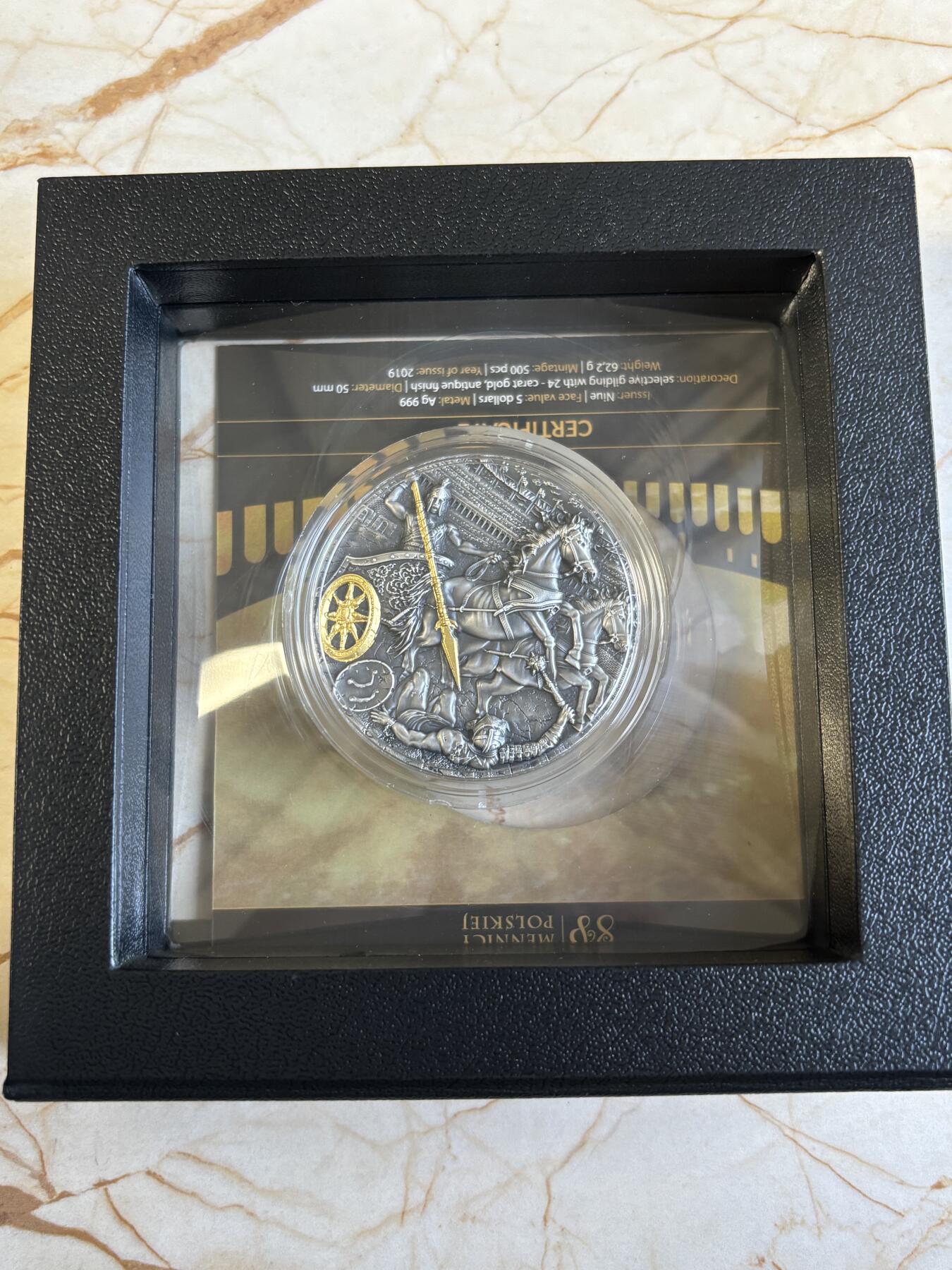 第195期拍卖 纽埃2019年战车系列1古罗马战车2盎司高浮雕纪念银币，999银，发行量500枚