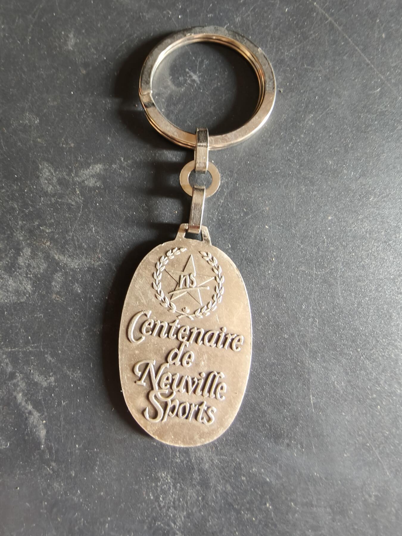 老王徽章第189期 法国Neuville体育俱乐部百年庆典钥匙扣