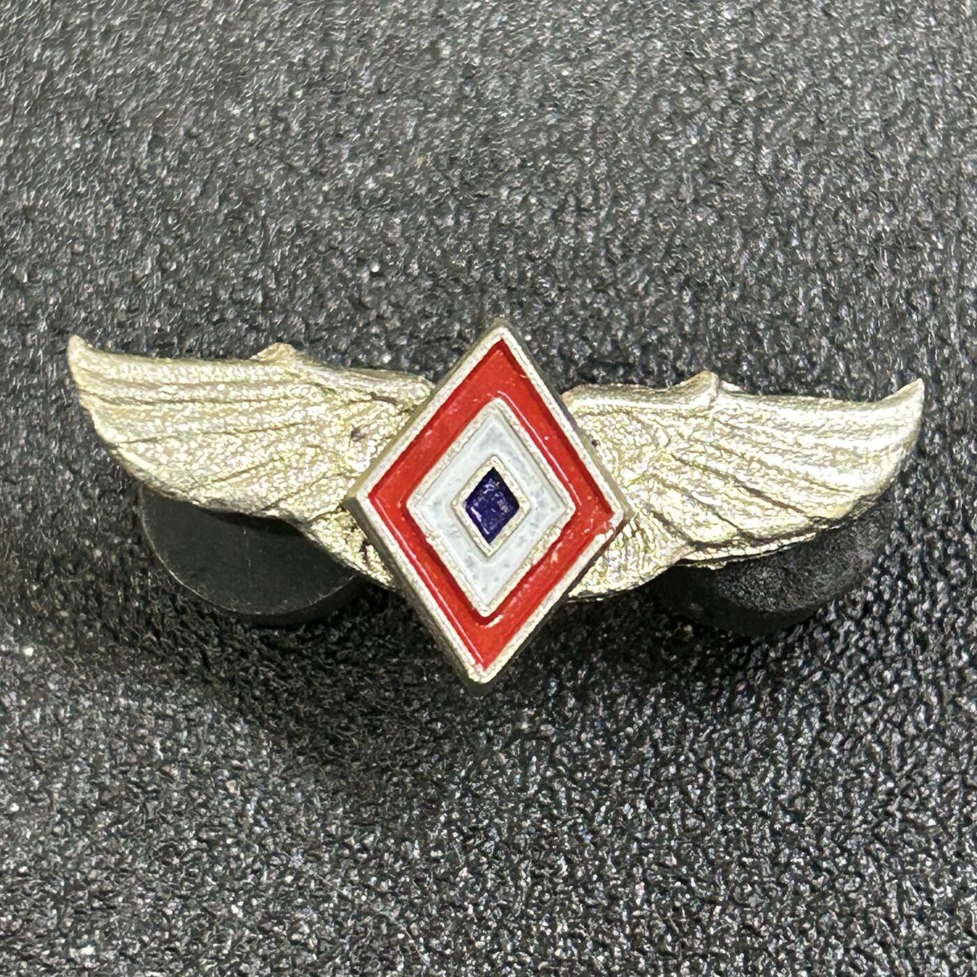 西秦中古拍卖第八十一期  菲律宾早期空军跳伞证章