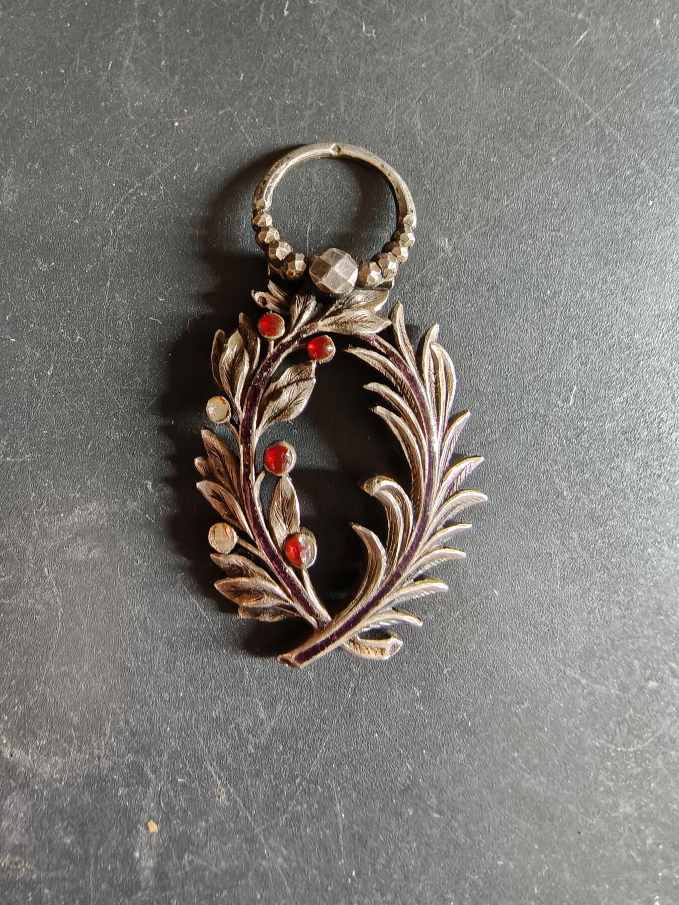 老王徽章第189期 法国骑士级棕榈叶勋章    无绶带   珠宝商版本   银质珐琅