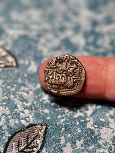 抚柳草堂-第十九期章牌钱币  奖章勋章限时免佣 满百包邮 放漏专场 - 公元800-1026沙希王朝打制银币 重3.2g瘤牛骑士 极美品骑士与瘤牛图案清晰深打 难得好状态