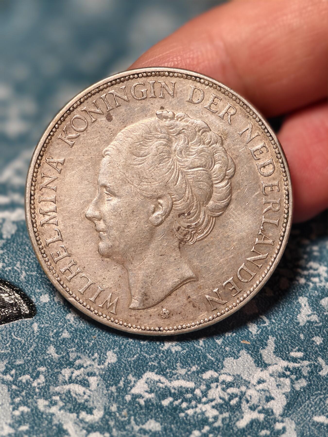 抚柳草堂-第十九期章牌钱币  奖章勋章限时免佣 满百包邮 放漏专场 1930荷兰王国2.5GULDEN银币 威廉敏娜女王 重25g 状态不错 压力十足