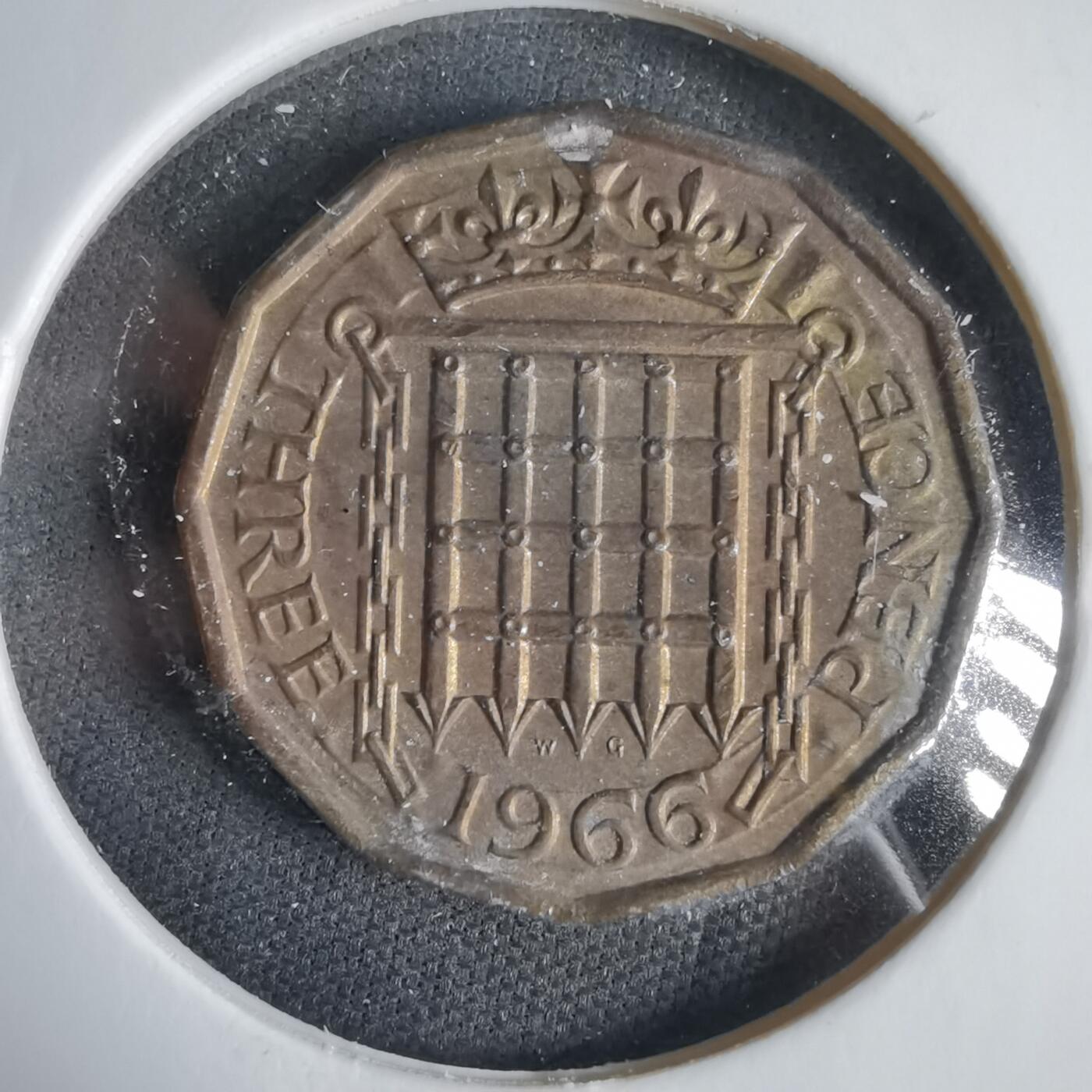 沼泽如烟--第1031场 英国1966年3便士